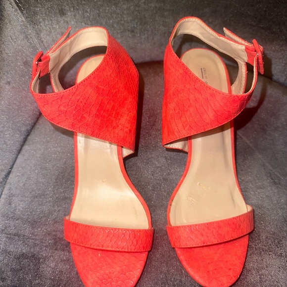 Call It Spring Red Heels Minimalist Design - Picture 11 of 11